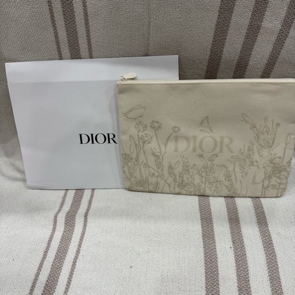 NEW W/ BOX Dior floral pouch - Picture 1 of 4